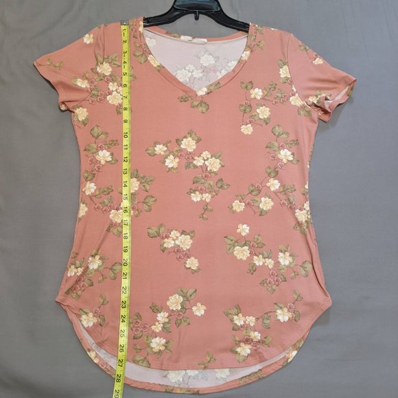 Reb & J. 220 Dusty Pink V-Neck Floral Blouse Size Medium Soft Short Sleeve - Picture 3 of 7